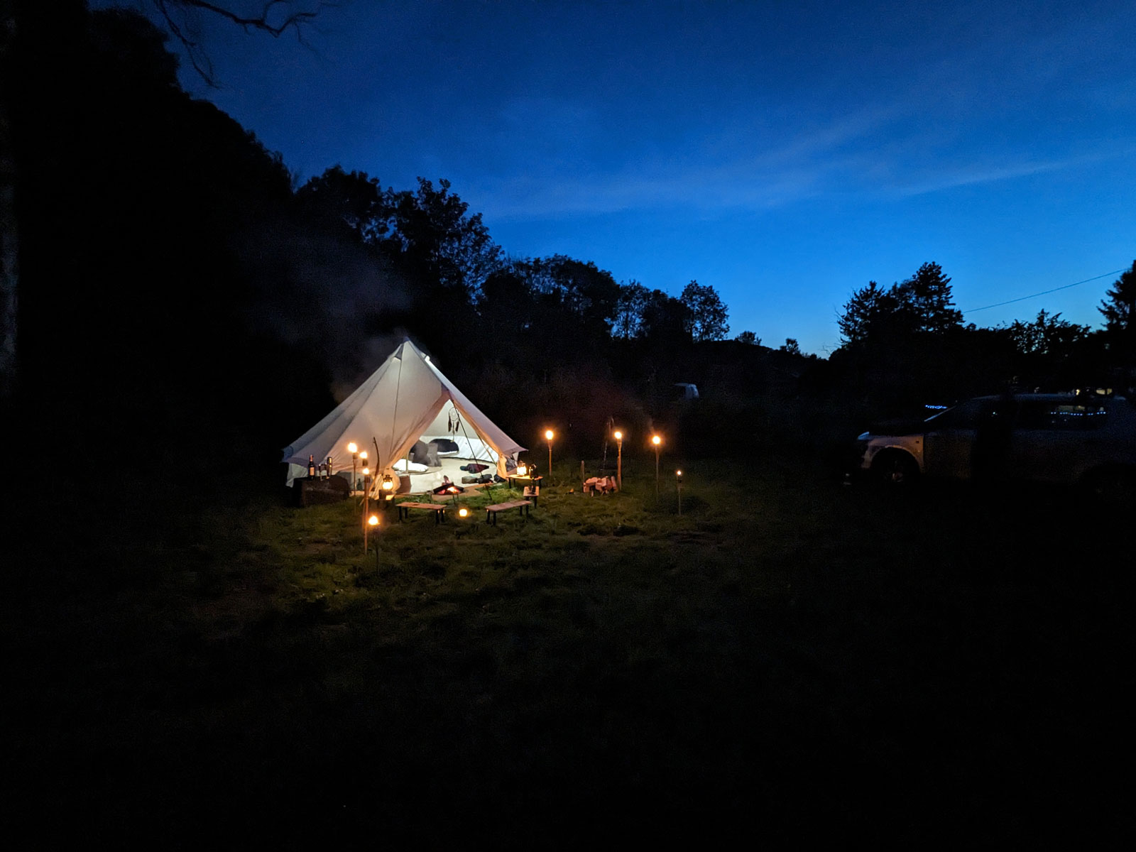 Tipi in der nacht